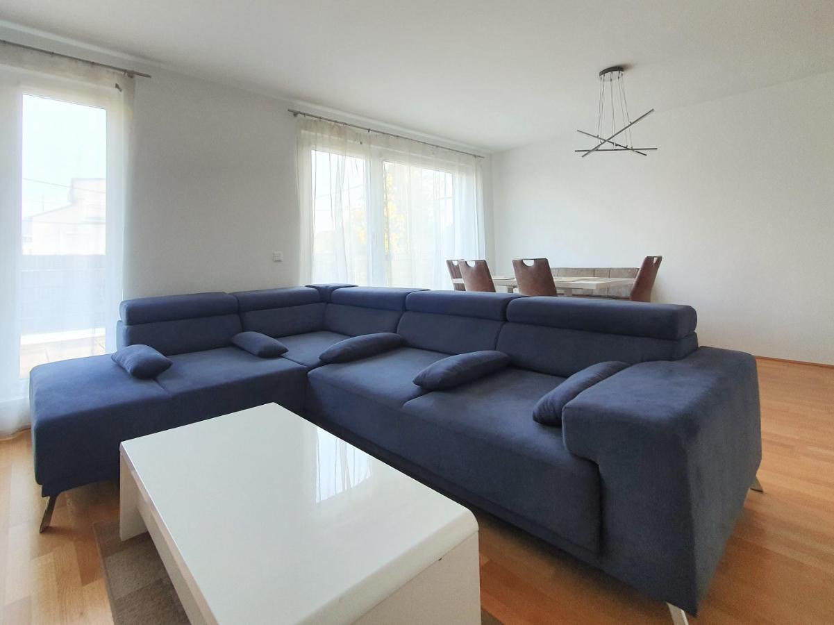 Near Lake Spacious & Furnished Beautiful *